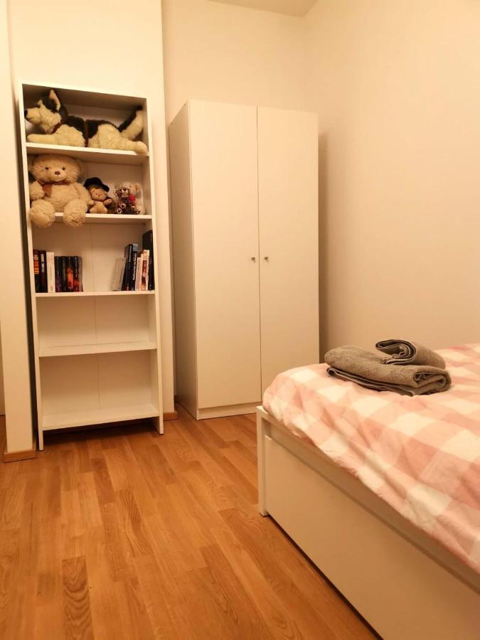 Gemuetliches In Geraeumiger Gemeinschaftswohnung * Dresda